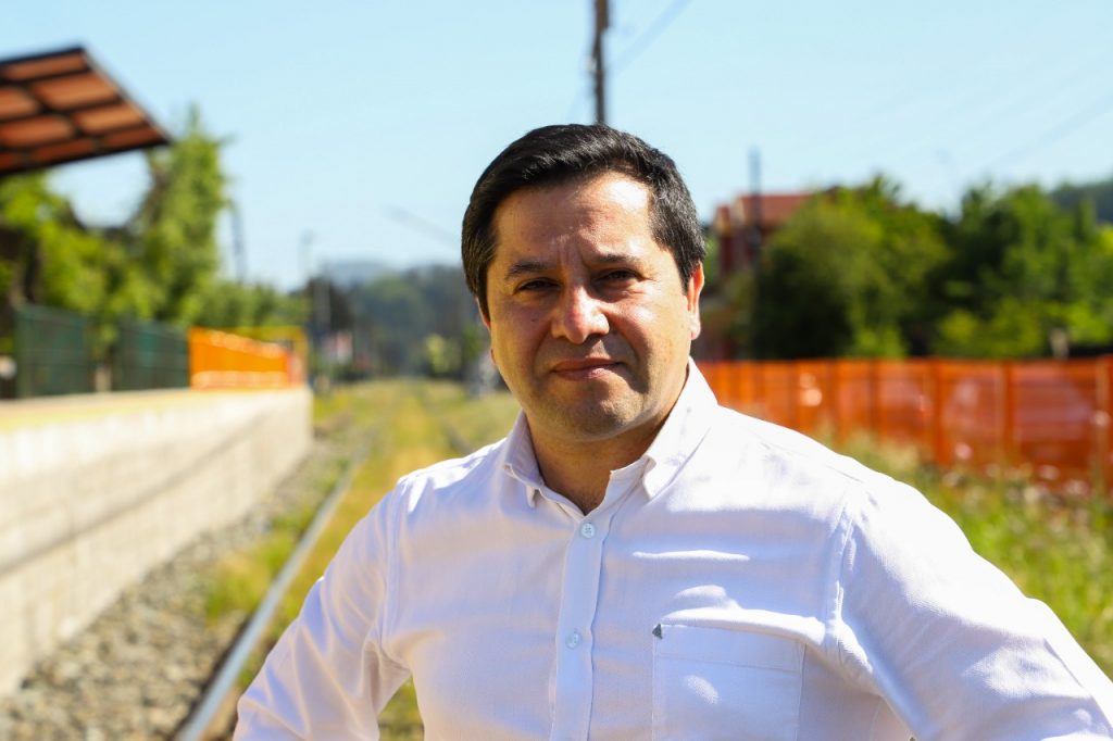 Ordenan detener a alcalde de Lautaro por indemnización impaga por muerte de conductor tras caerle árbol Ordenan detener a alcalde de Lautaro por indemnización impaga por muerte de conductor tras caerle árbol