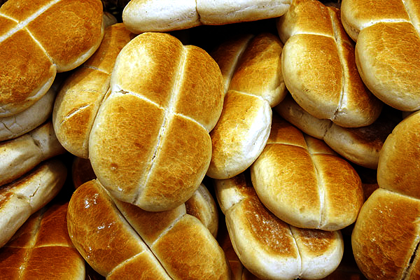 Clausuran panadería de Temuco tras detectar excremento de roedores en su interior Clausuran panadería de Temuco tras detectar excremento de roedores en su interior