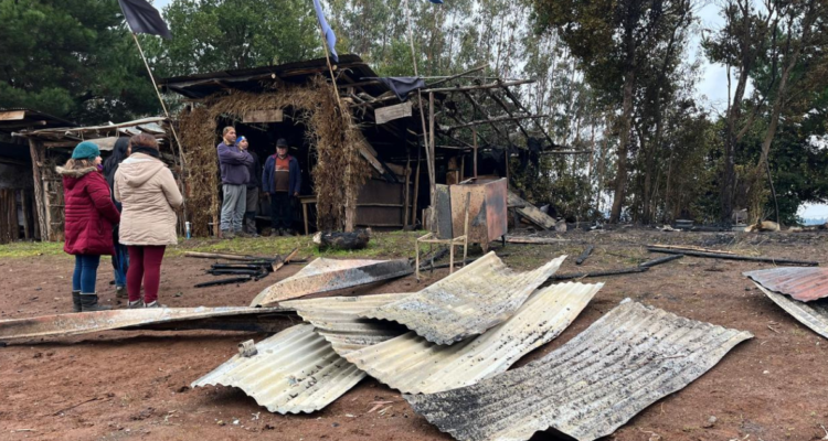 Incendio destruye sitio ceremonial de comunidad mapuche en Temuco Incendio destruye sitio ceremonial de comunidad mapuche en Temuco