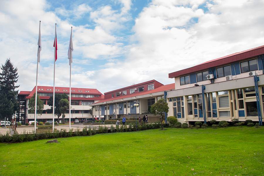 UFRO descarta 700 despidos por plan de ajuste presupuestario UFRO descarta 700 despidos por plan de ajuste presupuestario