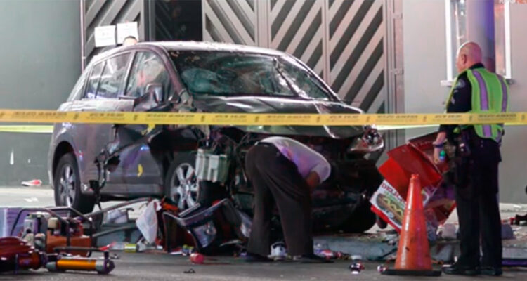 Conductor atropella a más de 30 personas en Hollywood Conductor atropella a más de 30 personas en Hollywood
