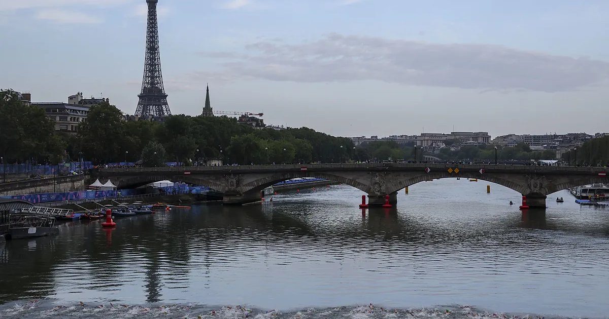 La policía investiga el hallazgo de cuatro cadáveres encontrados en el río Sena cerca de París