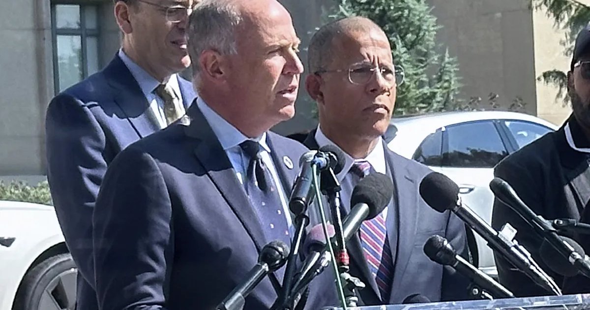 Las autoridades de Washington demandan al Gobierno de Trump por la «toma hostil» Las autoridades de Washington demandan al Gobierno de Trump por la «toma hostil»