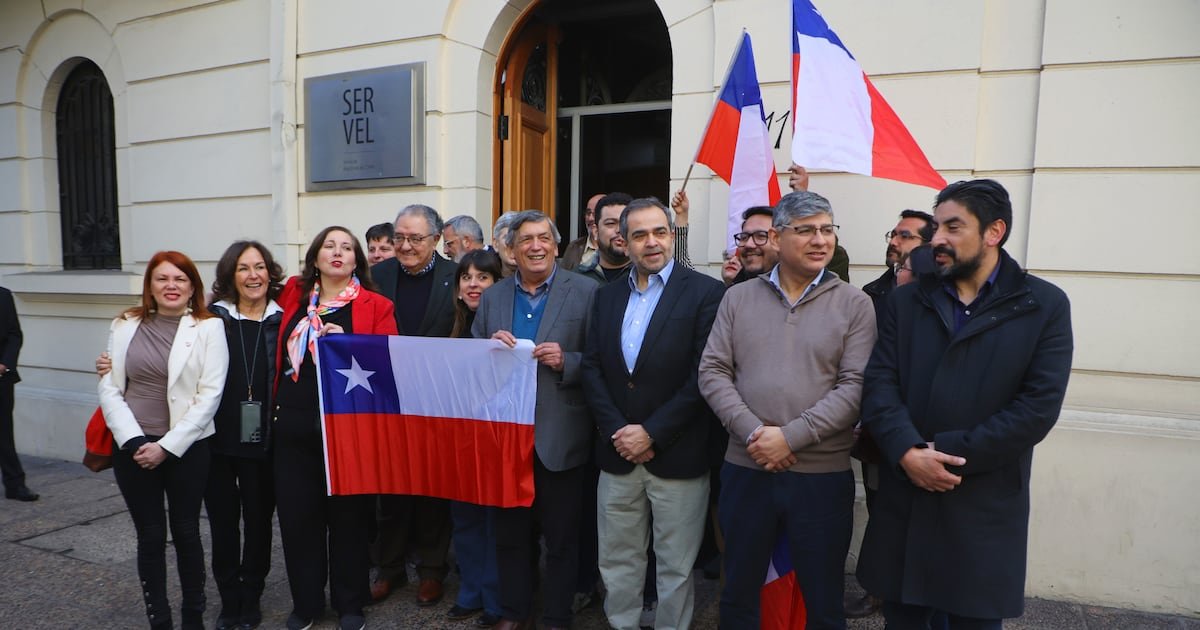 Oficialismo junto a la DC inscriben en el Servel pacto parlamentario «Unidad por Chile» Oficialismo junto a la DC inscriben en el Servel pacto parlamentario «Unidad por Chile»