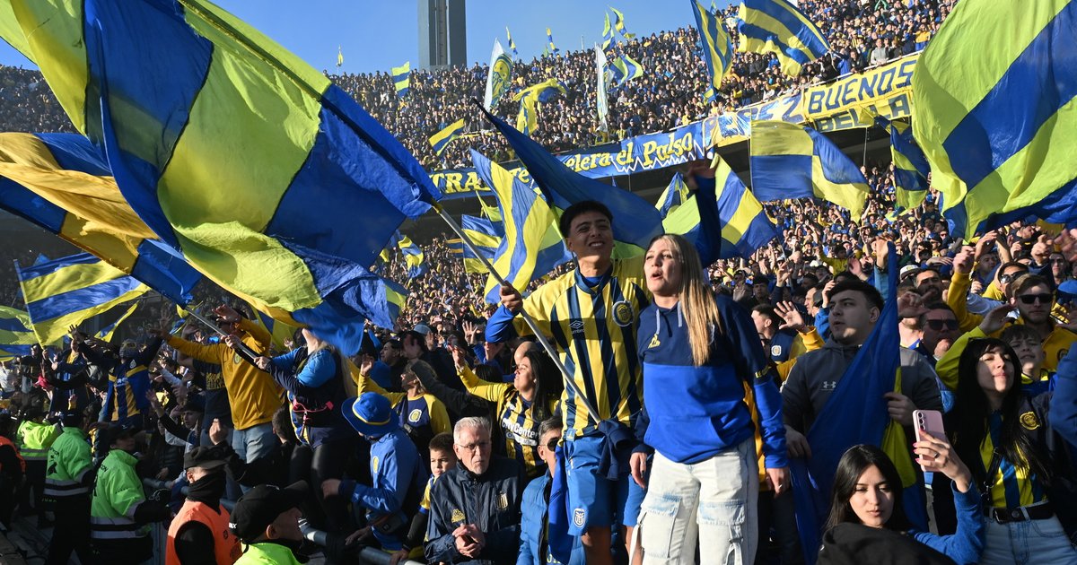 Video: el tremendo recibimiento de los hinchas de Central en la salida de los equipos en el clásico rosarino