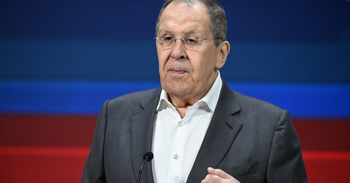 Lavrov responde a Macron, que tachó a Rusia de «depredador» y «ogro» Lavrov responde a Macron, que tachó a Rusia de «depredador» y «ogro»