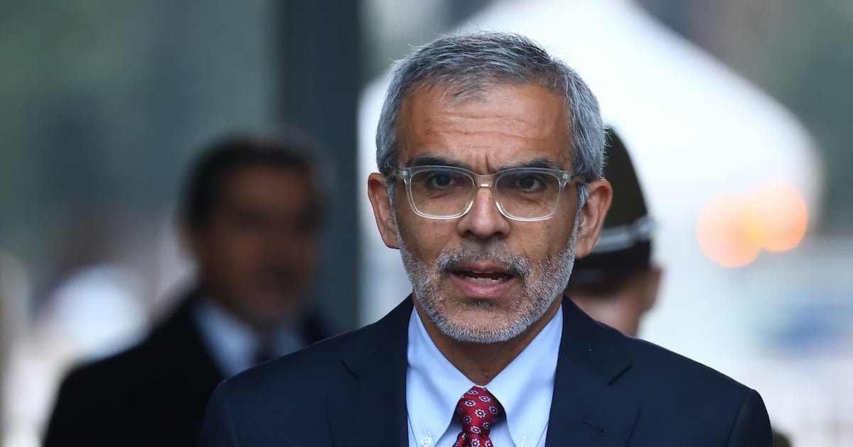 Cordero viaja a Temuco para reunirse con policías que investigan emboscada que dejó a un guardia forestal muerto Cordero viaja a Temuco para reunirse con policías que investigan emboscada que dejó a un guardia forestal muerto