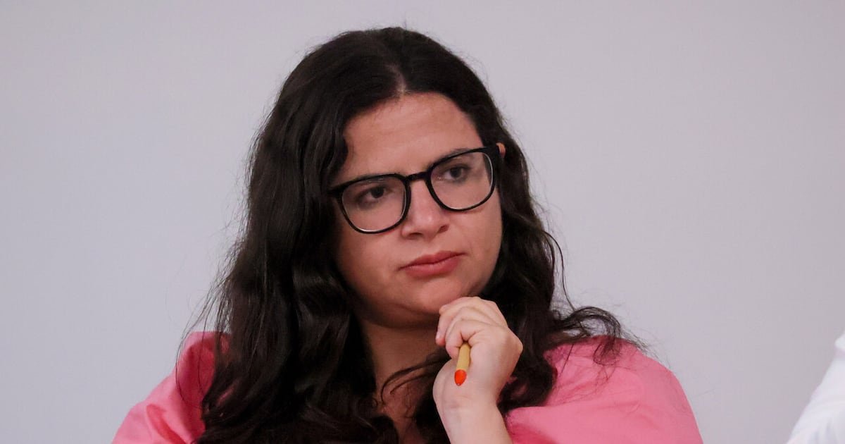 Ministra Orellana (FA) tras críticas del timonel del PC a Marcel: «Lautaro Carmona podría guardarse algunas declaraciones»