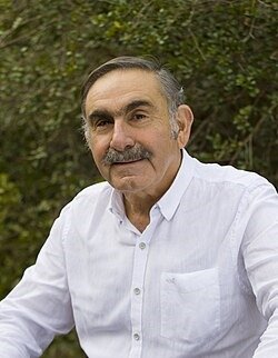 Víctor manoli se perfilaría como candidato a diputado tras definición senatorial de la UDI Víctor manoli se perfilaría como candidato a diputado tras definición senatorial de la UDI