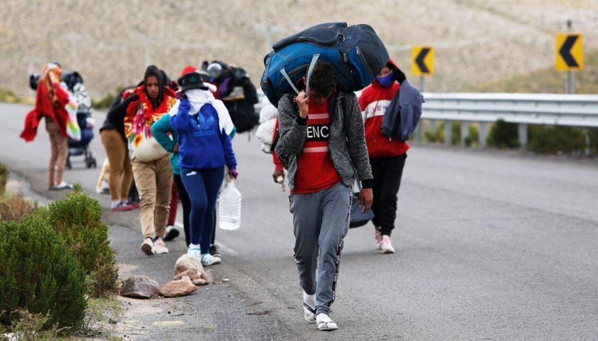 Detienen a seis «»coyotes»» que transportaban decenas de migrantes de chile a perú Detienen a seis «»coyotes»» que transportaban decenas de migrantes de chile a perú