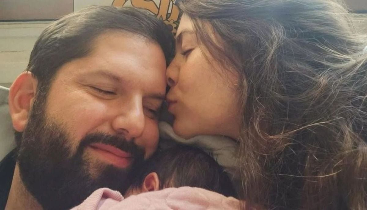 La especial fotografía del presidente gabriel boric con su hija violeta en el día de la niñez