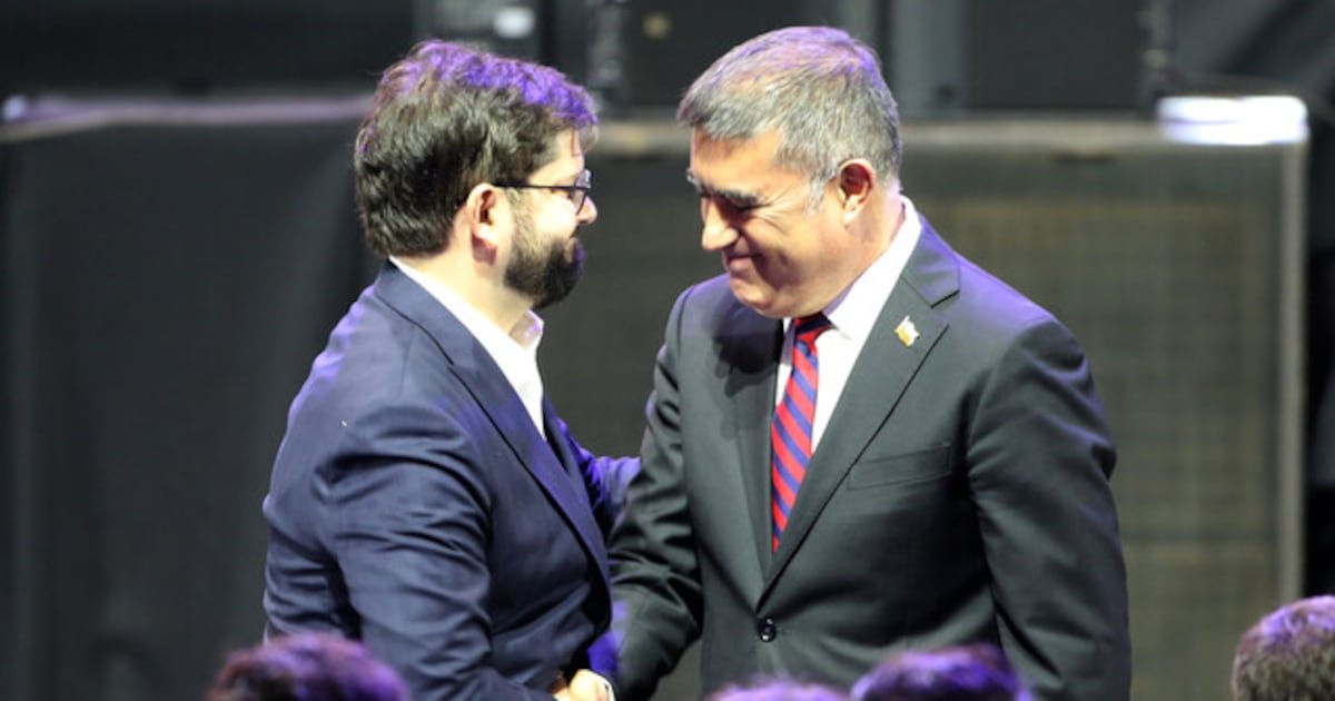 Boric atiza pugna con Desbordes en inicio de celebraciones de Fiestas Patrias Boric atiza pugna con Desbordes en inicio de celebraciones de Fiestas Patrias