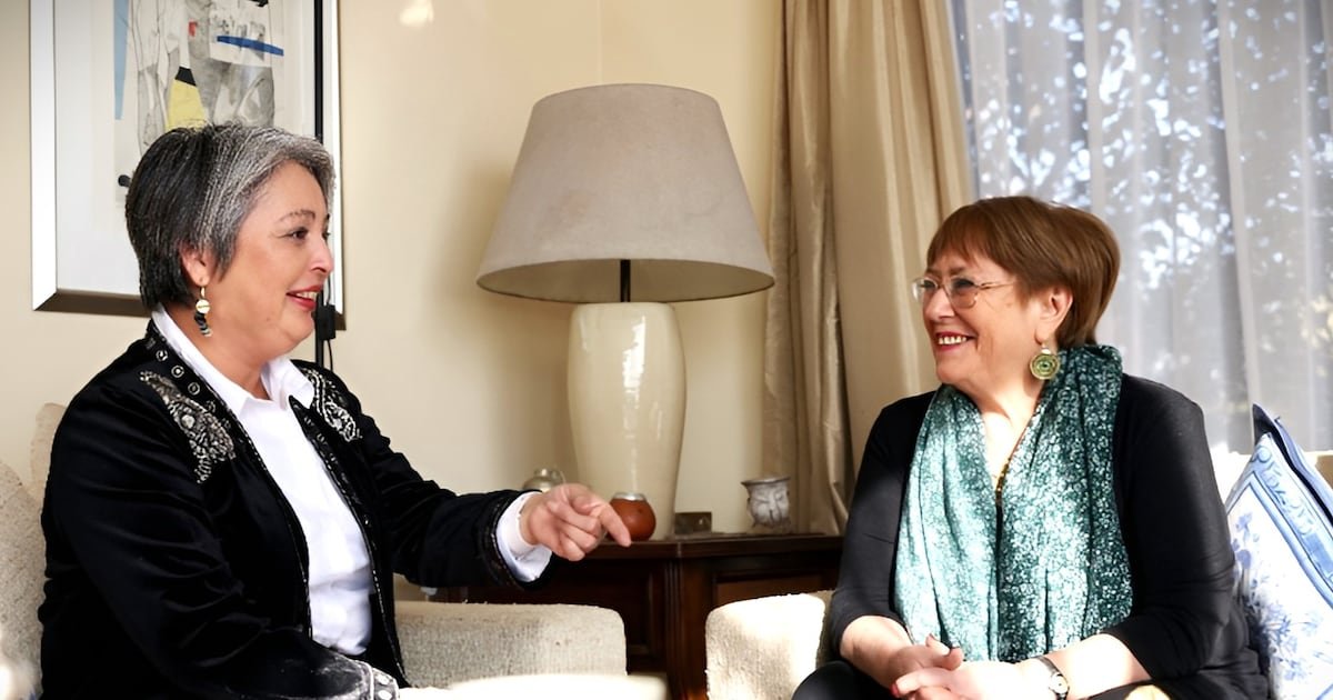 Jeannette Jara tras anuncio de nominación de Bachelet a la ONU: «Un orgullo enorme para Chile, trasciende colores políticos» Jeannette Jara tras anuncio de nominación de Bachelet a la ONU: «Un orgullo enorme para Chile, trasciende colores políticos»
