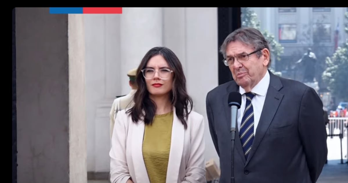 Gazmuri entrega su primera vocería como presidente del directorio de TVN y gobierno defiende su designación Gazmuri entrega su primera vocería como presidente del directorio de TVN y gobierno defiende su designación