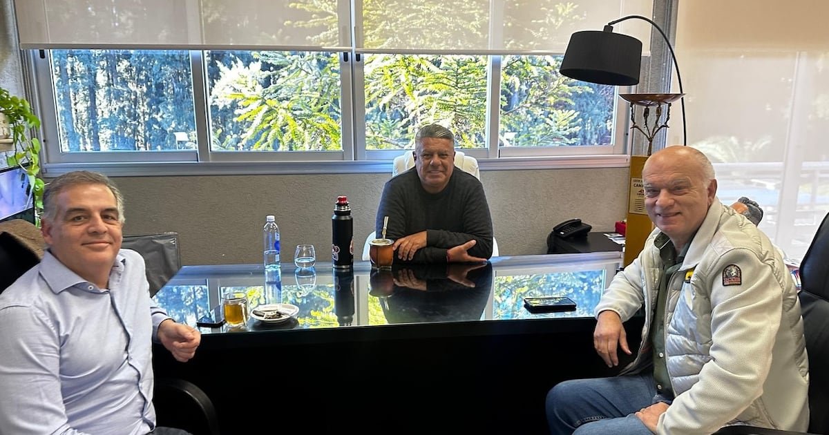 La U, en alerta: la reunión entre Independiente y Claudio «Chiqui» Tapia para intentar reducir la sanción de la Conmebol La U, en alerta: la reunión entre Independiente y Claudio «Chiqui» Tapia para intentar reducir la sanción de la Conmebol