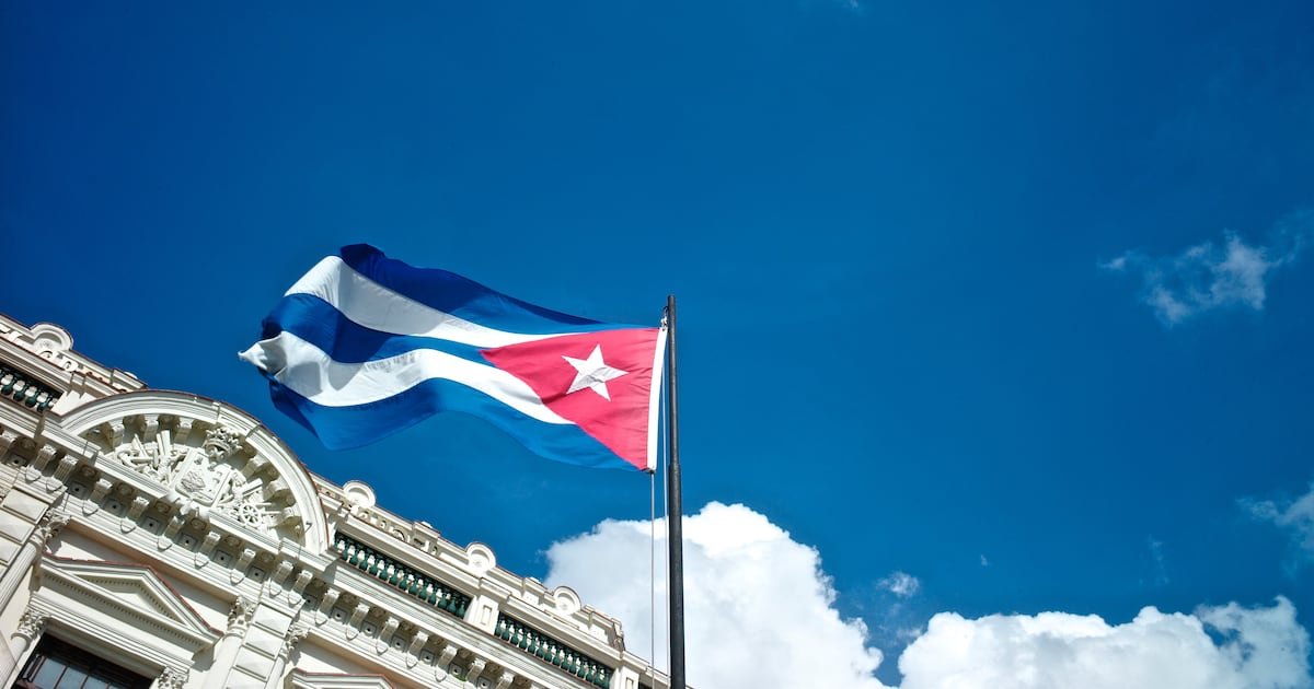 Cuba sufre una nueva «desconexión total» del sistema eléctrico que afecta a toda la isla Cuba sufre una nueva «desconexión total» del sistema eléctrico que afecta a toda la isla