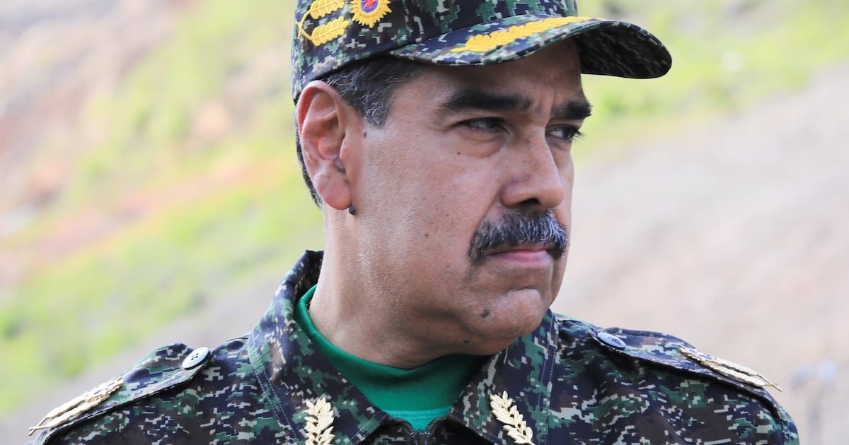 Maduro proclama el inicio de una nueva fase de «ofensiva permanente» en plena escalada de tensiones con Estados Unidos Maduro proclama el inicio de una nueva fase de «ofensiva permanente» en plena escalada de tensiones con Estados Unidos