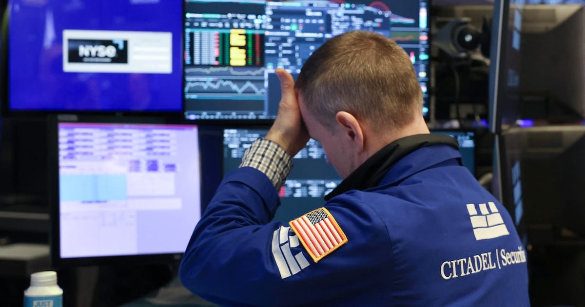 El nuevo cruce entre China y Estados Unidos mueve a Wall Street y el IPSA recupera los 9.000 puntos El nuevo cruce entre China y Estados Unidos mueve a Wall Street y el IPSA recupera los 9.000 puntos