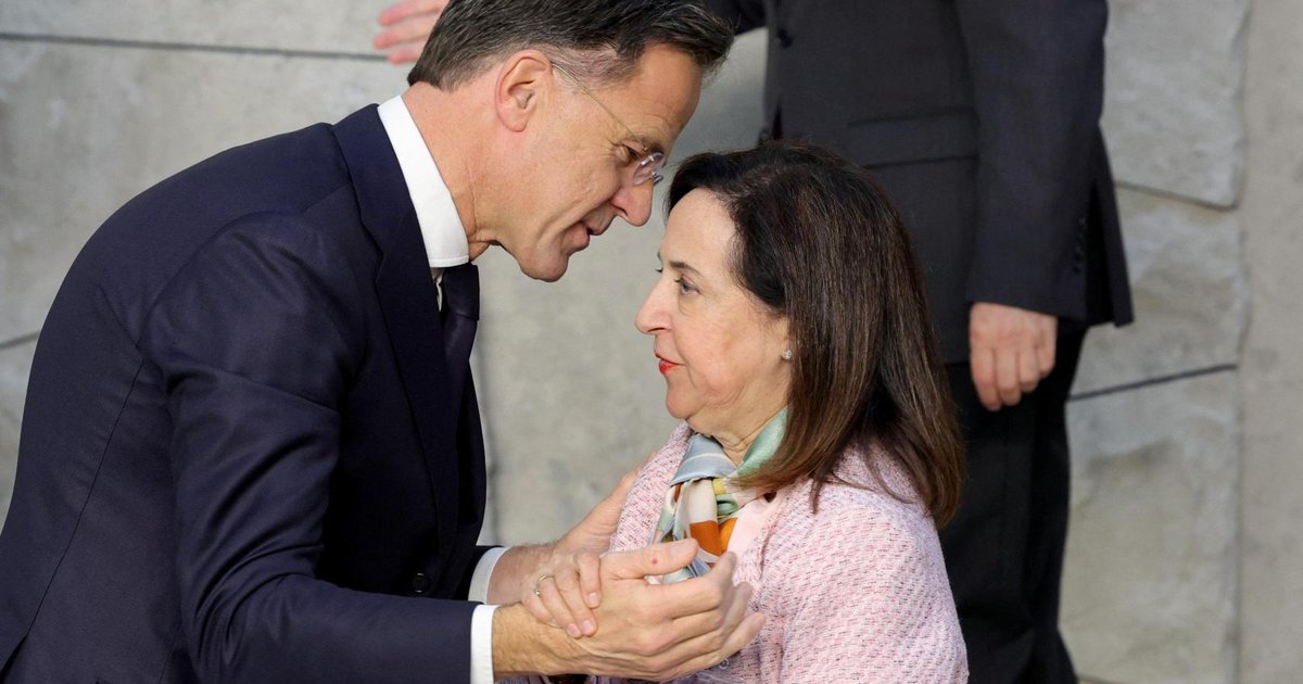 Rutte se pone del lado de Trump contra Sánchez: «Está presionando para que se cumpla el 5% y yo también» Rutte se pone del lado de Trump contra Sánchez: «Está presionando para que se cumpla el 5% y yo también»