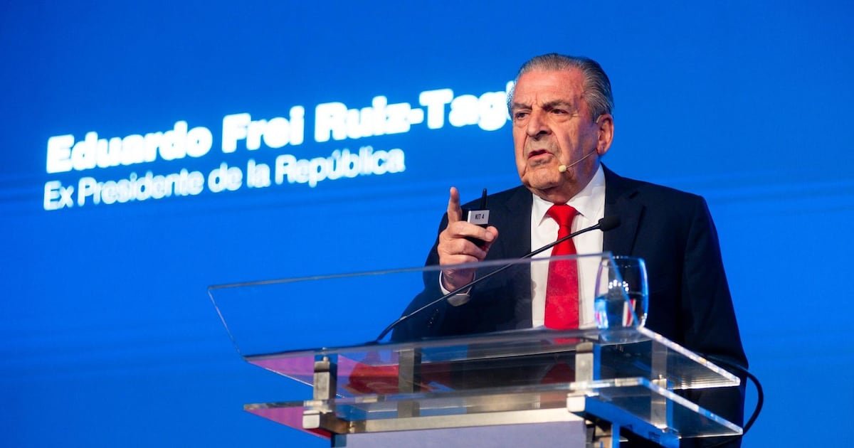 Expresidente Frei asegura que en Chile se debe dejar «atrás las rencillas, los insultos y las descalificaciones» Expresidente Frei asegura que en Chile se debe dejar «atrás las rencillas, los insultos y las descalificaciones»