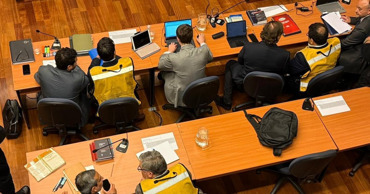 Trama bielorrusa parte V: Fiscalía revela un tercer soborno millonario a Vivanco en oficinas de abogados Vargas y Lagos Trama bielorrusa parte V: Fiscalía revela un tercer soborno millonario a Vivanco en oficinas de abogados Vargas y Lagos