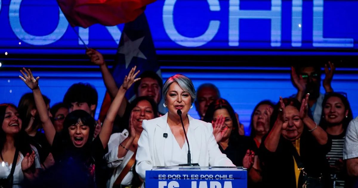 «Lamento que nadie recuerde una sola ley que Kast haya sacado por el bien del país», señaló Jara tras pasar a la segunda vuelta presidencial