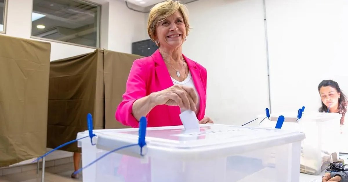 Evelyn Matthei reconoce derrota y anuncia apoyo a José Antonio Kast: «Vamos al comando para felicitarlo»