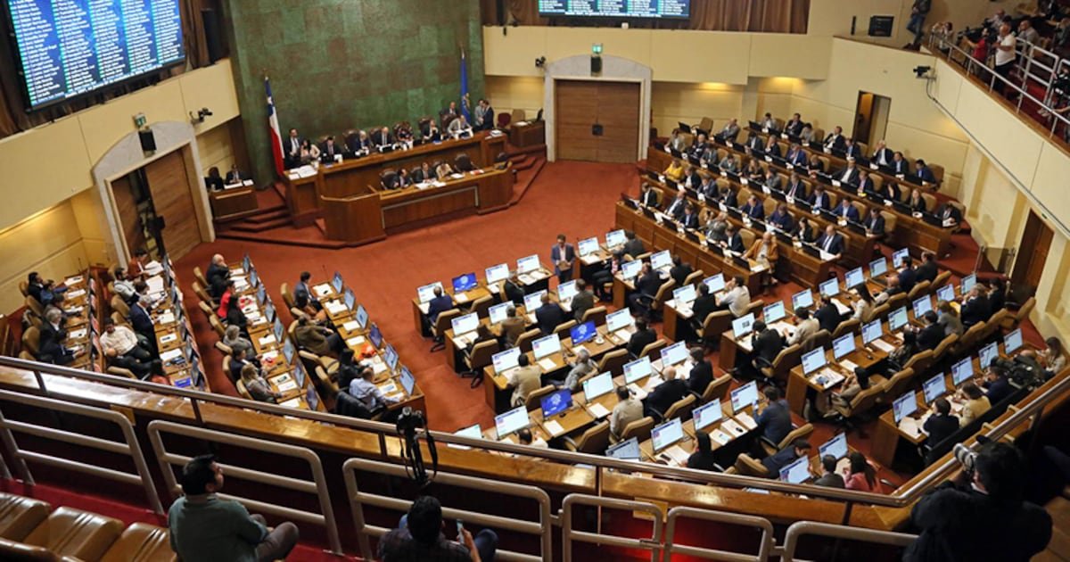 Con Squella y Vodanovic en la lista: la mayoría de los presidentes de partidos celebran su elección al Congreso Con Squella y Vodanovic en la lista: la mayoría de los presidentes de partidos celebran su elección al Congreso