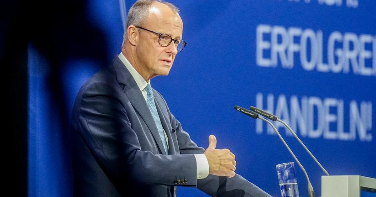 Merz confirma contactos con Trump por plan de paz ucraniano