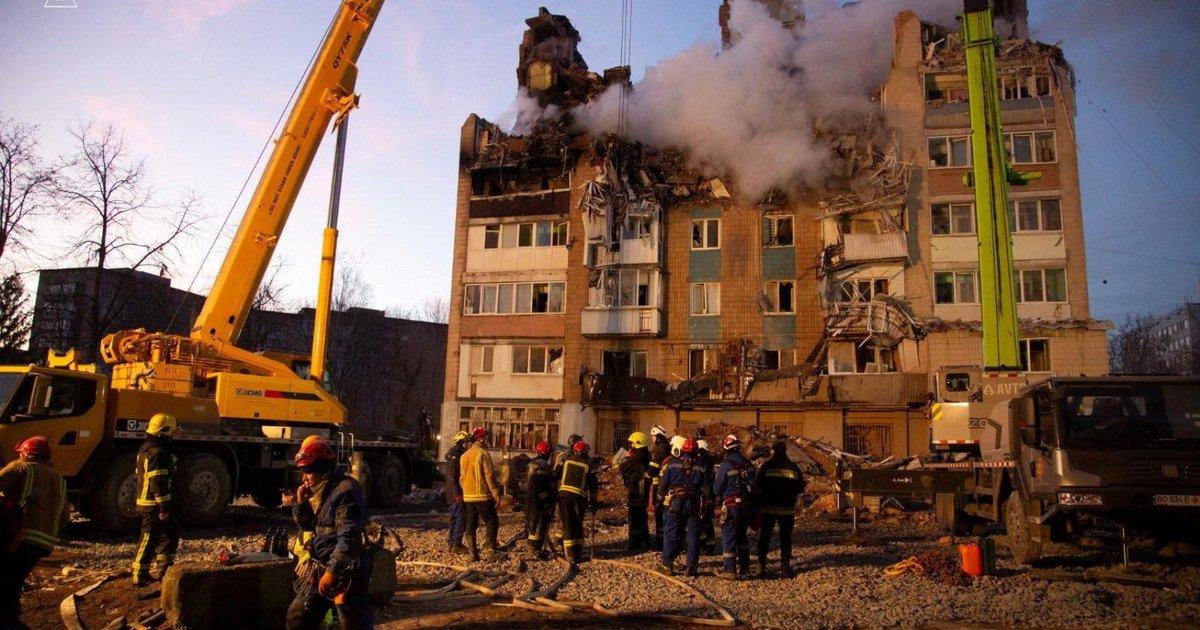 Enviados de Trump negocian en secreto con Rusia la rendición de Ucrania el día que Putin mata a 25 civiles en Ternópil