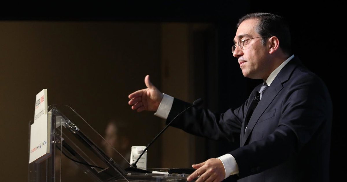 Albares advierte que la guerra de Rusia en Ucrania no puede tener «premio» ante la negociación del plan de paz de Trump