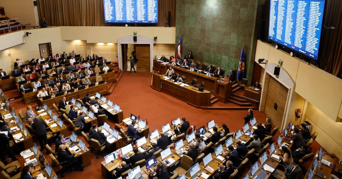 Nueva ventana para reformas políticas: gobierno y partidos inician conversaciones para reactivar ajustes al Congreso Nueva ventana para reformas políticas: gobierno y partidos inician conversaciones para reactivar ajustes al Congreso