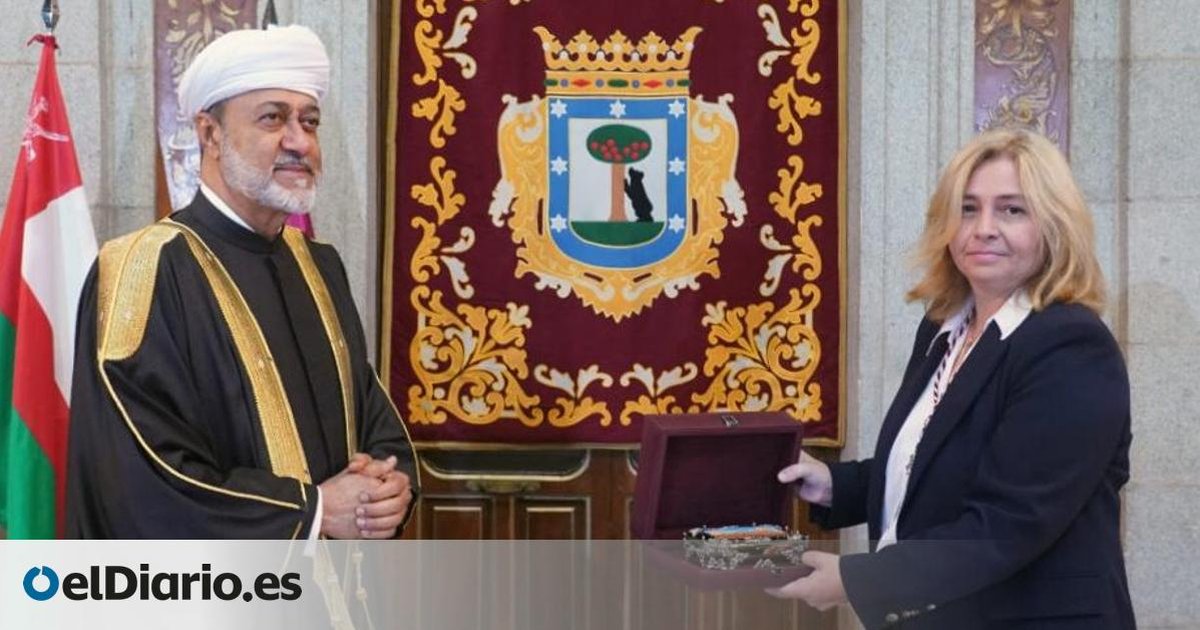 Madrid concede la llave de la ciudad al sultán absolutista de Omán, ante la ausencia de parte de la oposición Madrid concede la llave de la ciudad al sultán absolutista de Omán, ante la ausencia de parte de la oposición