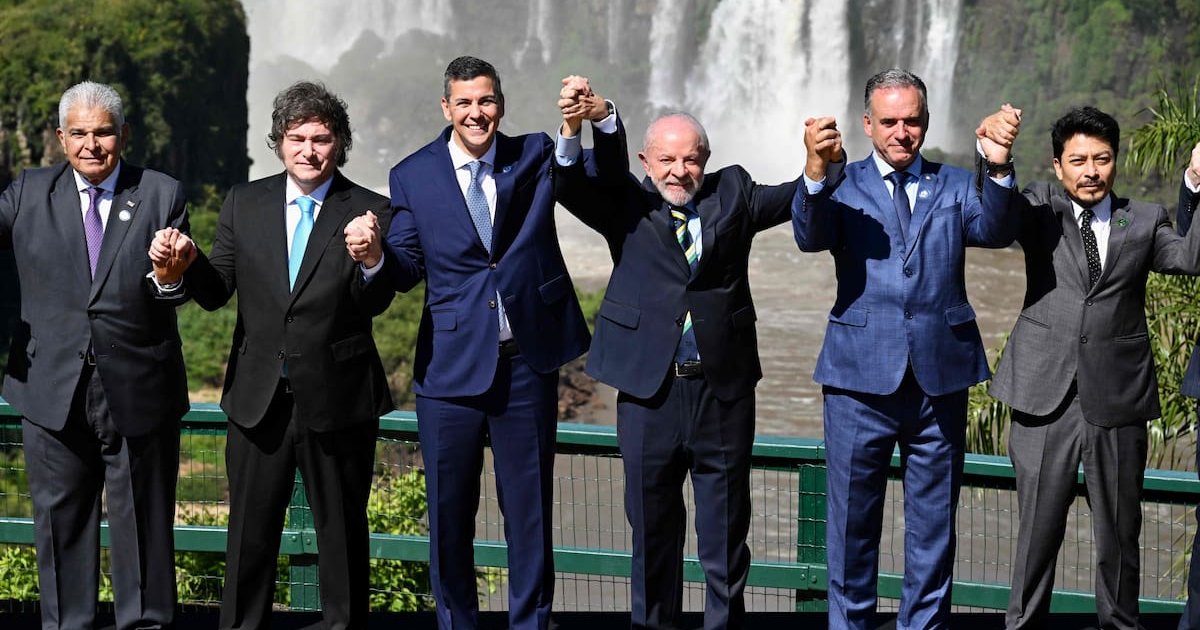 Con nuevos gestos de frialdad entre Milei y Lula, arrancó la cumbre de presidentes del Mercosur