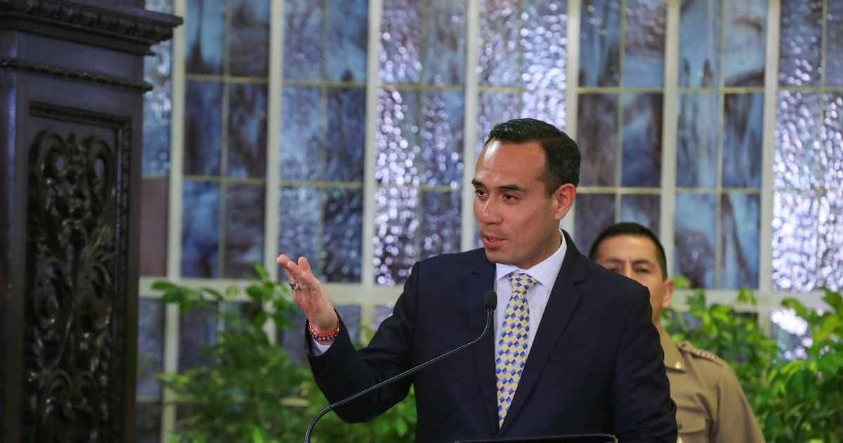 Presidente peruano abre la puerta a un corredor humanitario ante reunión con Kast por crisis migratoria