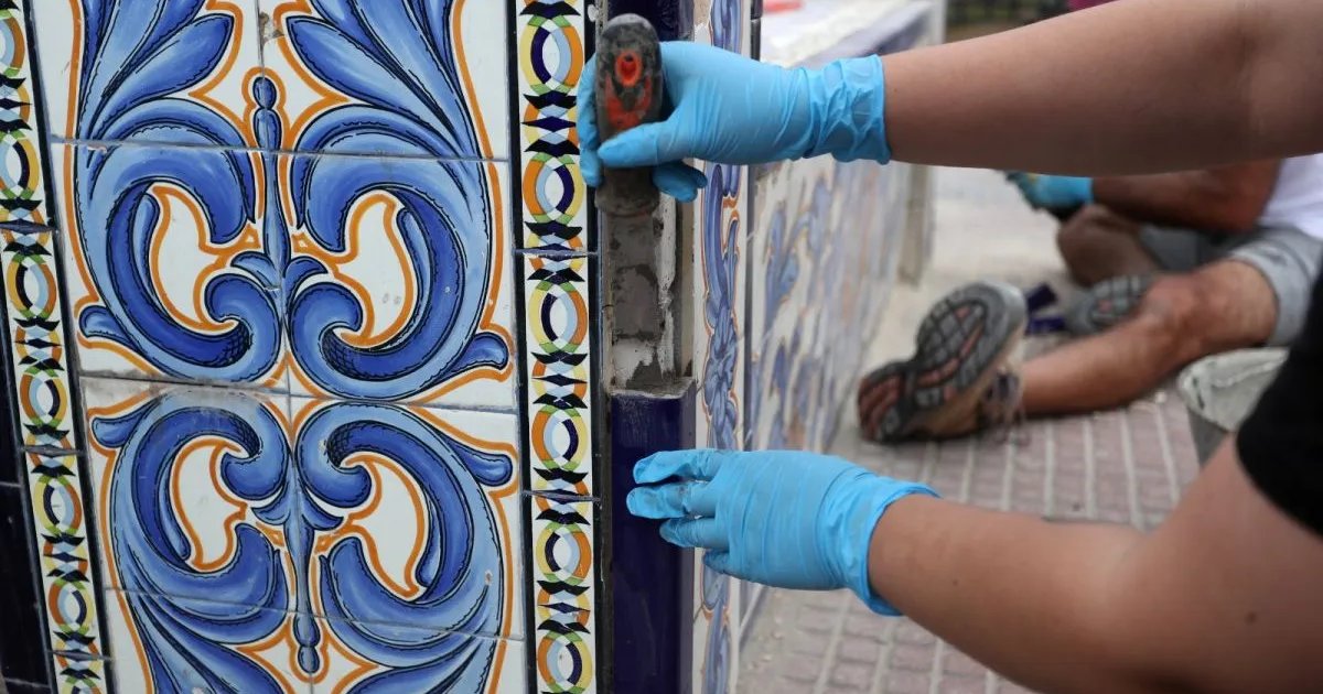 Patrimonio al aire libre: La Serena inicia restauración de históricas bancas con azulejos de Talavera Patrimonio al aire libre: La Serena inicia restauración de históricas bancas con azulejos de Talavera