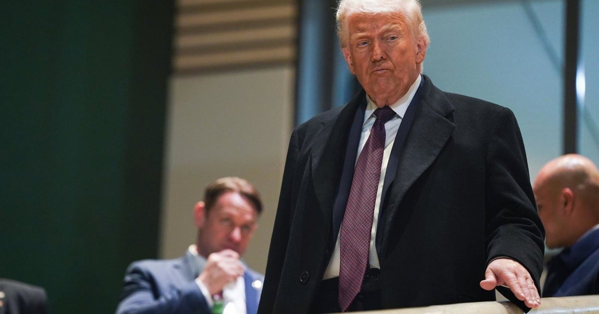 Trump evita pronunciarse sobre la posibilidad de que EEUU tenga presencia militar en Groenlandia tras el preacuerdo