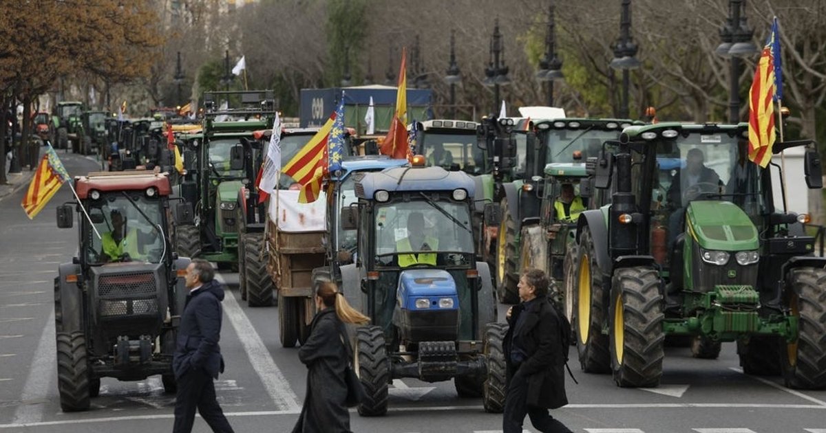 El campo arranca una semana de tractoradas en toda España y amenaza con un «super jueves»