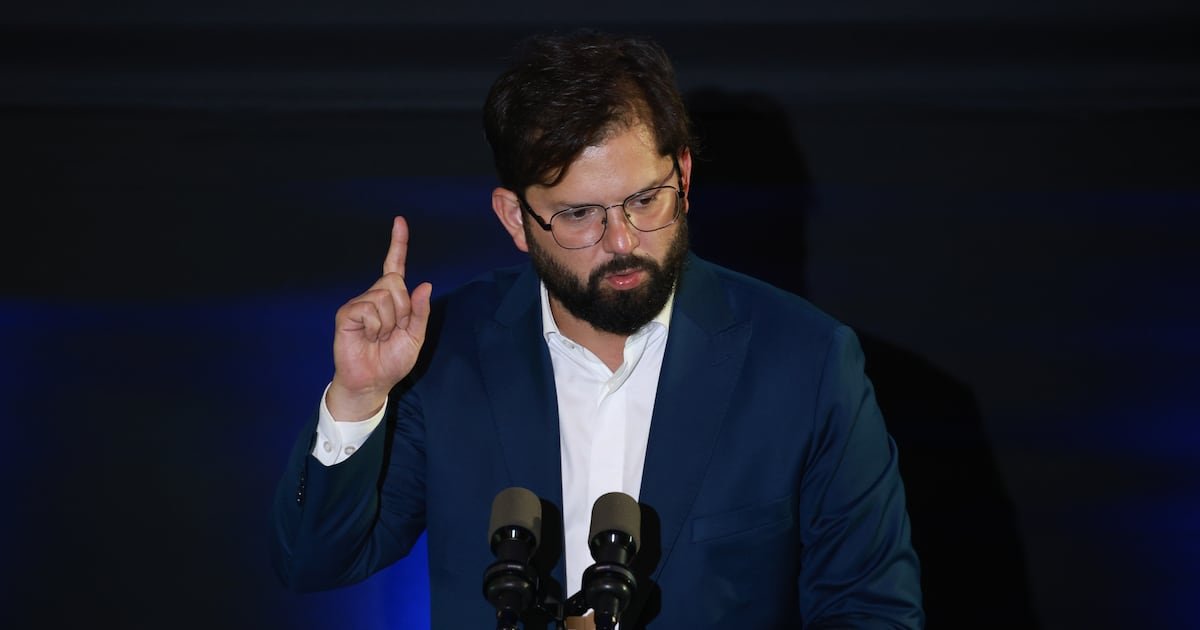 Presidente Boric envía mensaje a Kast para que mantenga la política de trenes en su gobierno: «Chile no se inventa de cero»