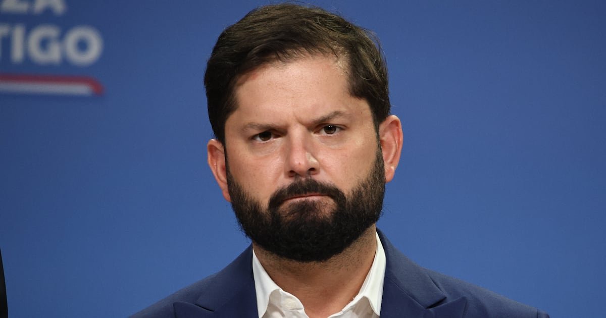 Presidente Boric rechaza relato del gobierno de emergencia de Kast en lo económico: «Chile no se cae a pedazos»