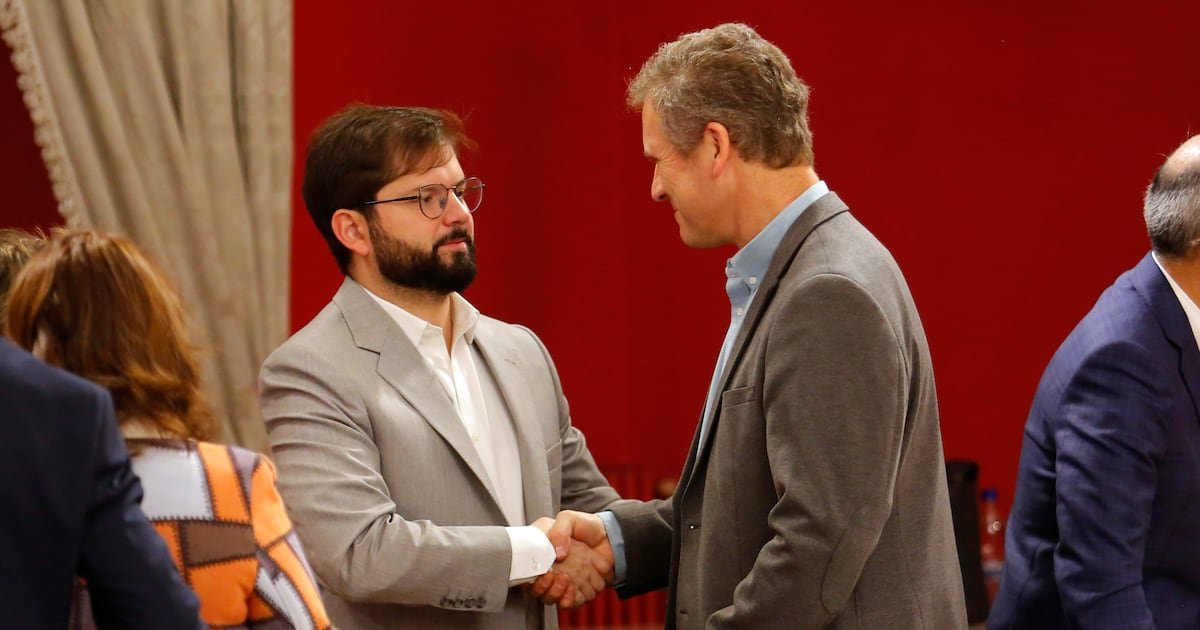 Pugna por proyecto de cable submarino chino detona crisis con Chile: EE.UU. revocó visa a ministro de Transportes y a otros dos funcionarios Pugna por proyecto de cable submarino chino detona crisis con Chile: EE.UU. revocó visa a ministro de Transportes y a otros dos funcionarios