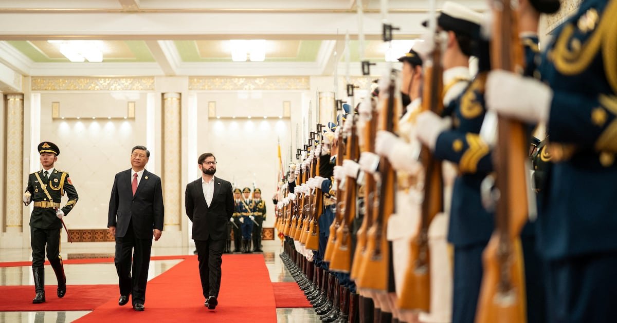 Gobierno deja en suspenso avance de proyecto chino y EE.UU. amenaza con sacar a Chile de la Visa Waiver Gobierno deja en suspenso avance de proyecto chino y EE.UU. amenaza con sacar a Chile de la Visa Waiver