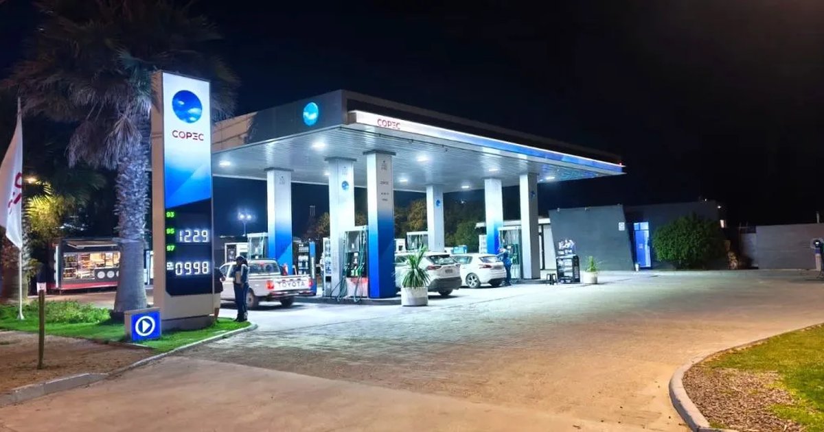 ¿Te ha pasado algo similar? Vecino de Tongoy acusa daño de su auto por agua en combustible