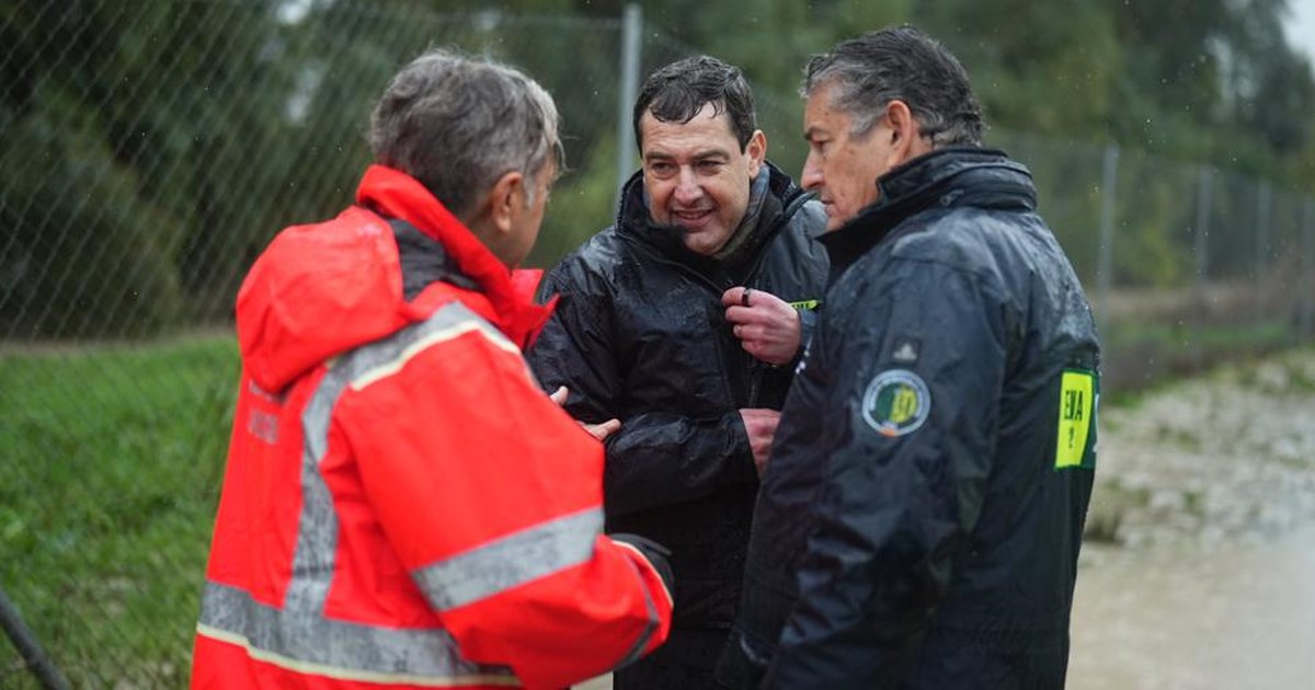 Juanma Moreno movilizará el presupuesto andaluz y pedirá ayudas al Gobierno y la UE por los «daños millonarios» del temporal