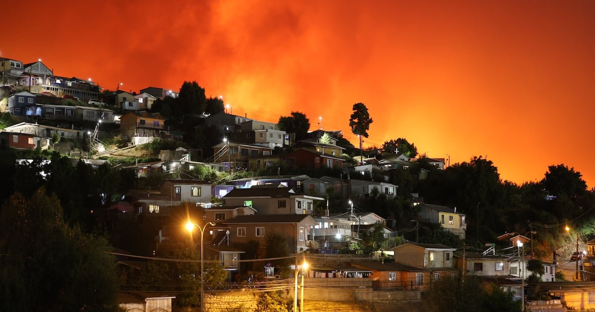 Conaf activa botón rojo en 6 regiones ante peligro de incendios forestales
