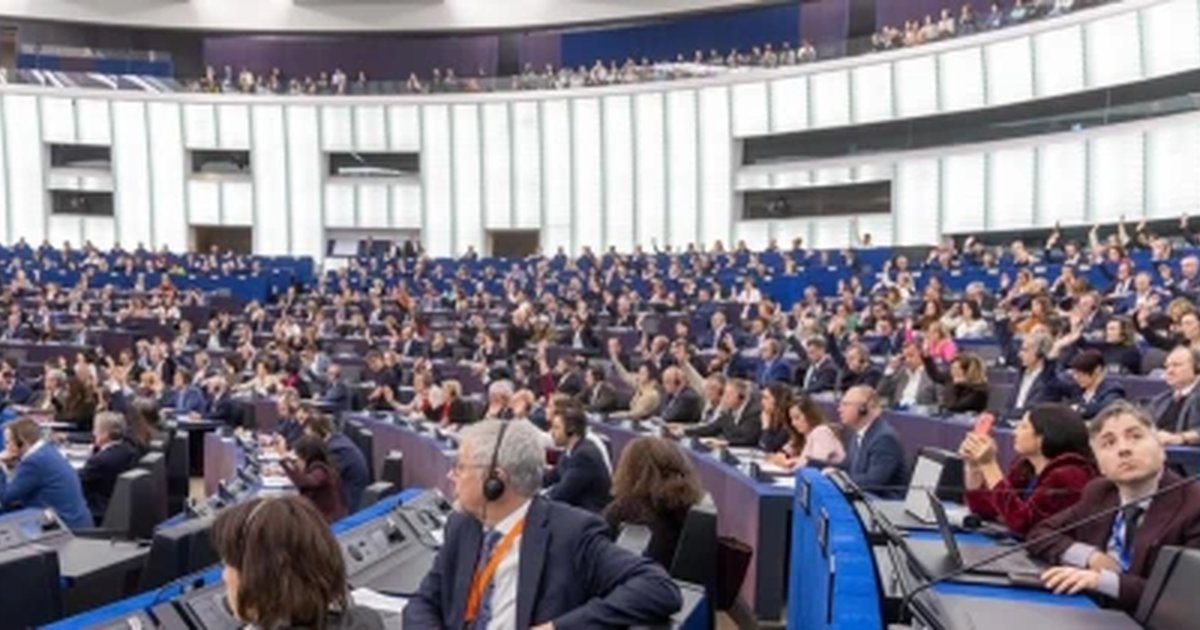 Bruselas advierte a España sobre la regularización masiva de inmigrantes: «No es un cheque en blanco»