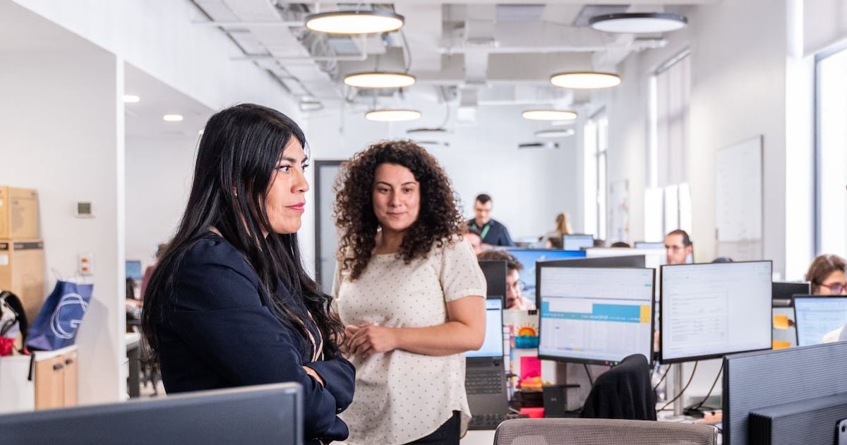 Más de 100 personas obtuvieron en 2025 becas de magíster y postdoctorado en el extranjero que el gobierno suspenderá Más de 100 personas obtuvieron en 2025 becas de magíster y postdoctorado en el extranjero que el gobierno suspenderá