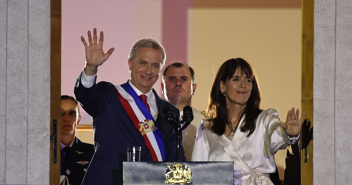 Quiénes estuvieron detrás de la intervención digital en los logos del gobierno de Kast